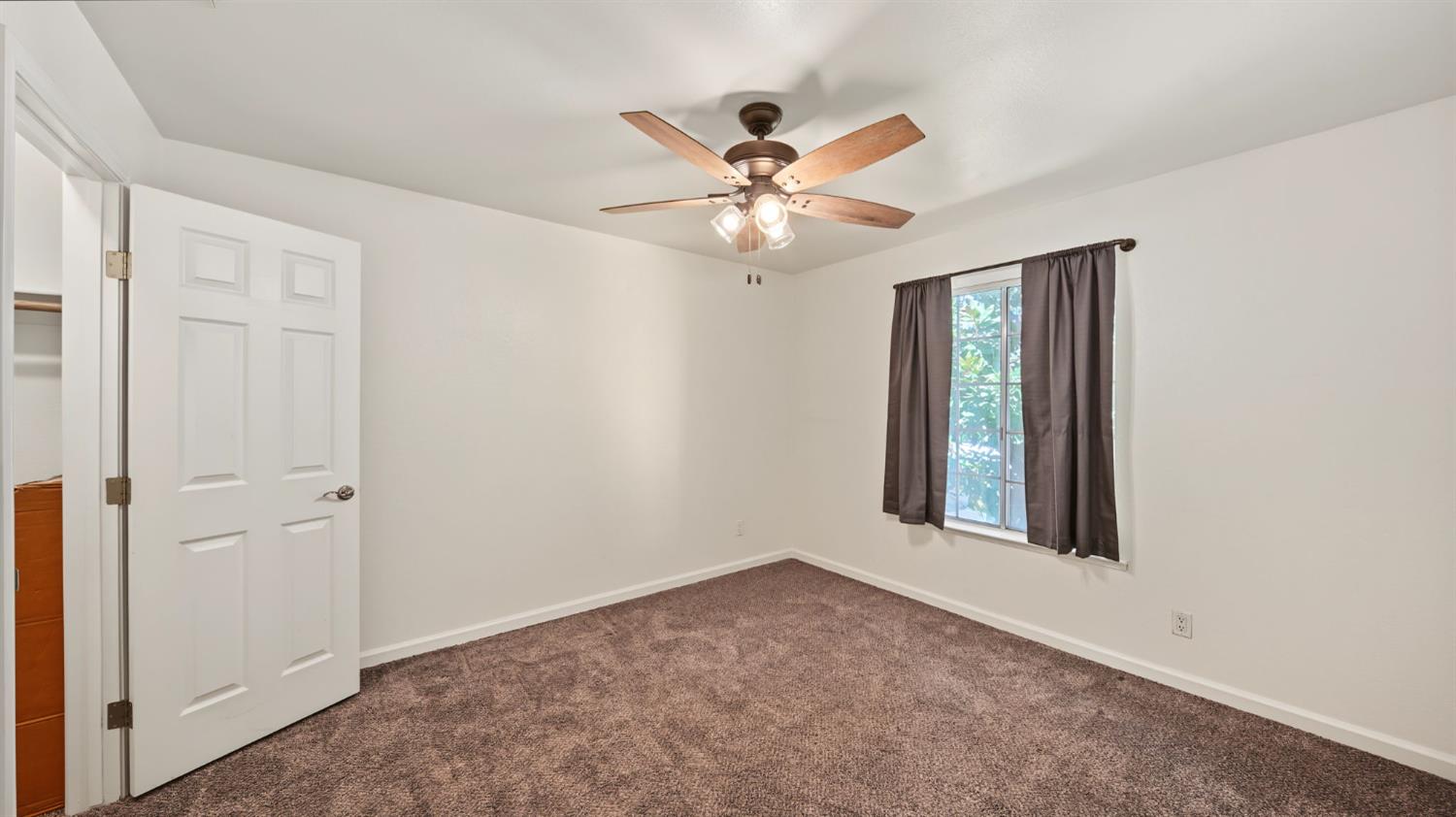 3933 Dale Rd #E, Modesto, CA 95356