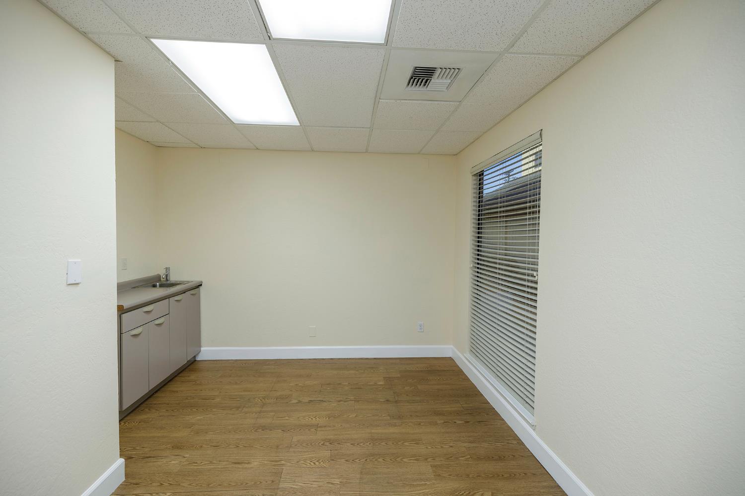 1130 Coffee Rd #7, Modesto, CA 95355