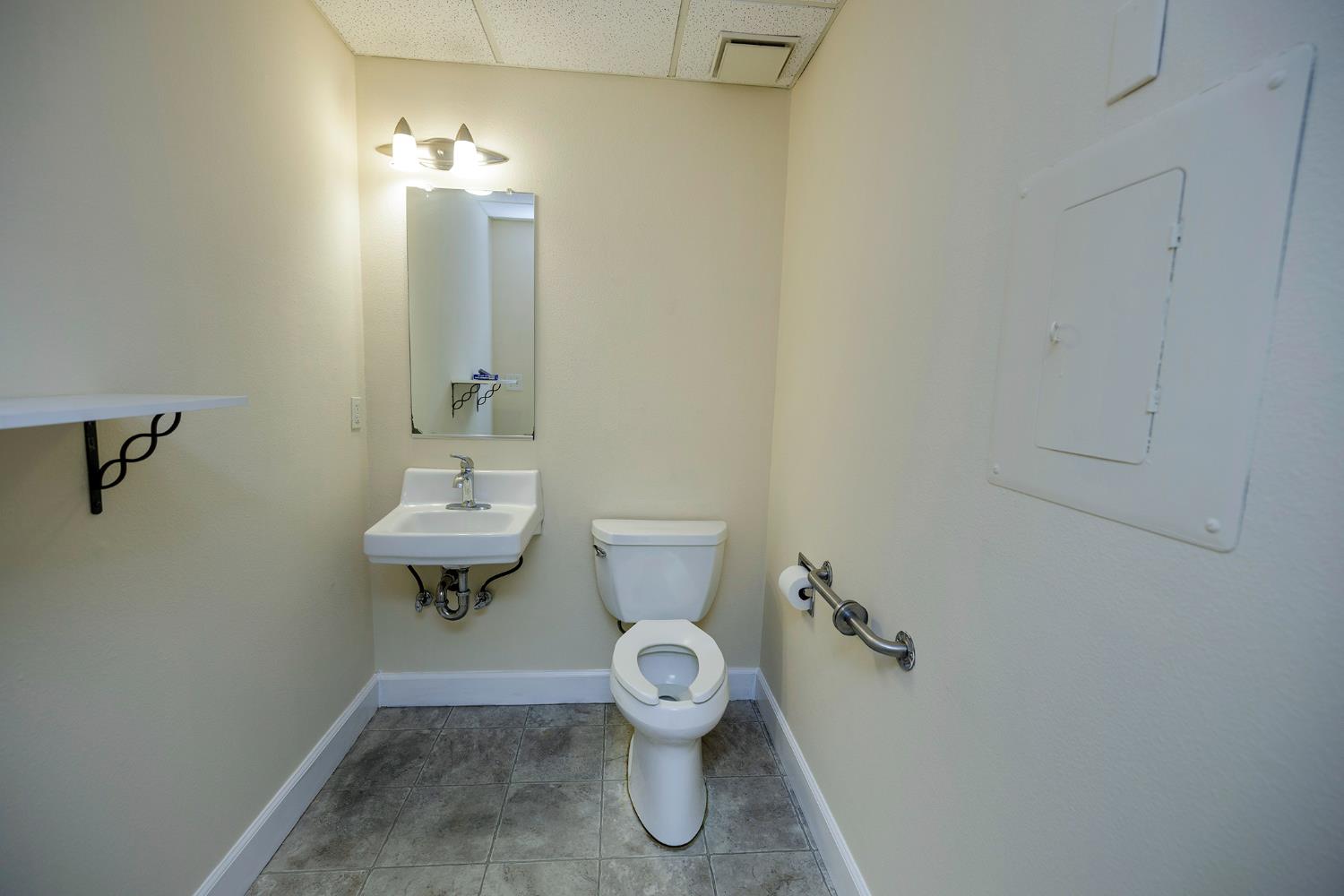 1130 Coffee Rd #7, Modesto, CA 95355