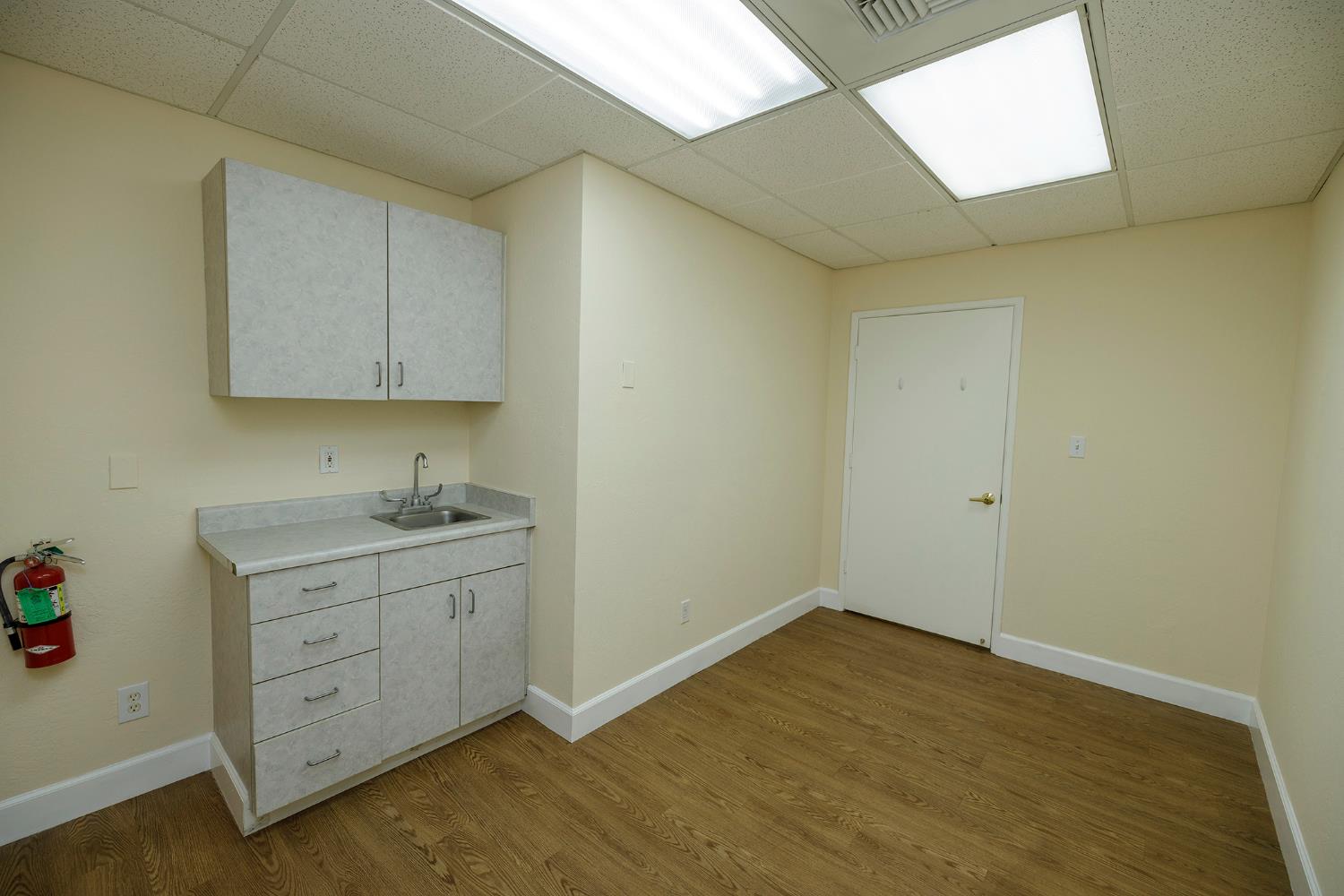 1130 Coffee Rd #7, Modesto, CA 95355