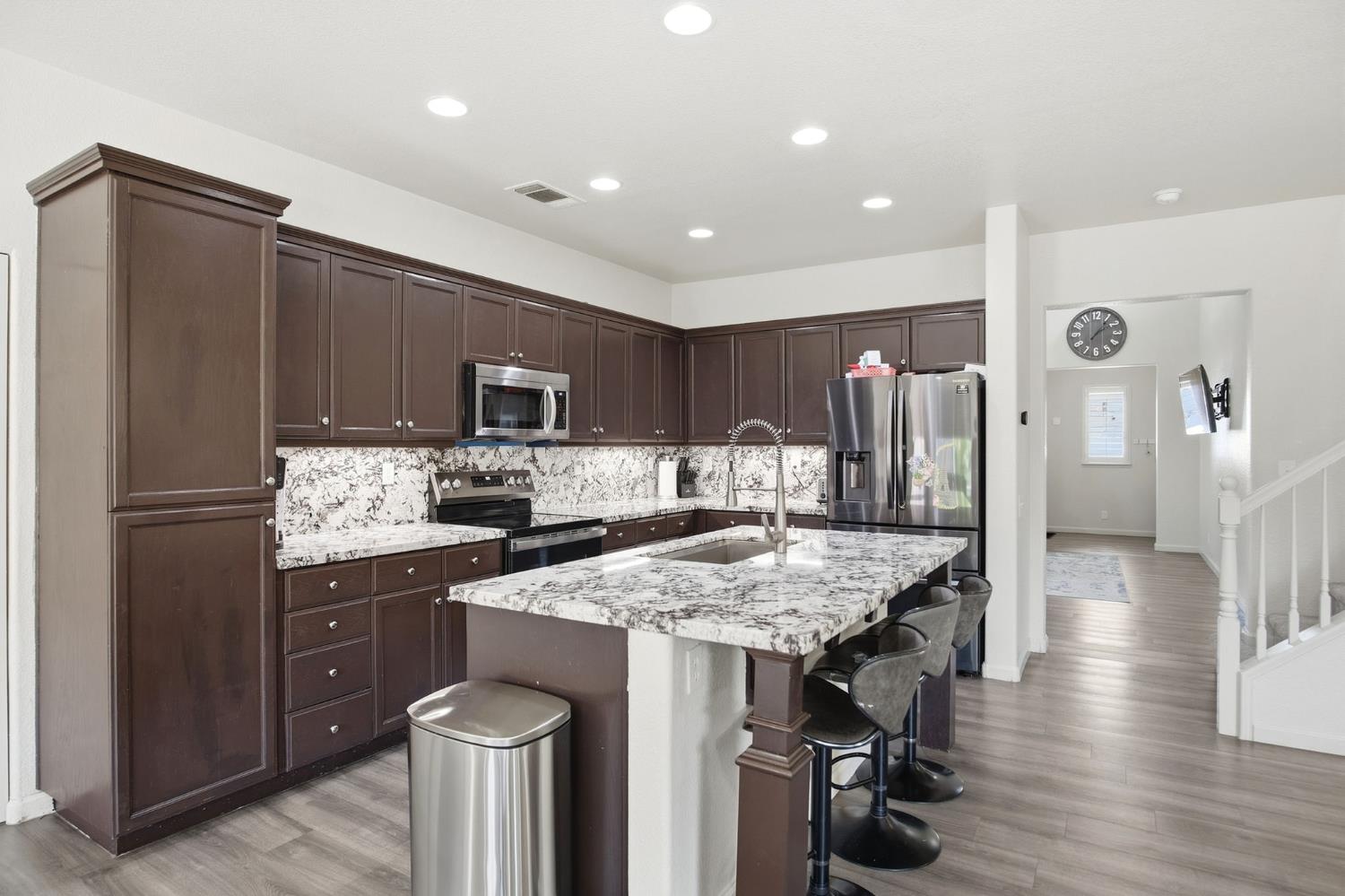 4185 Pathway Ln, Turlock, CA 95382