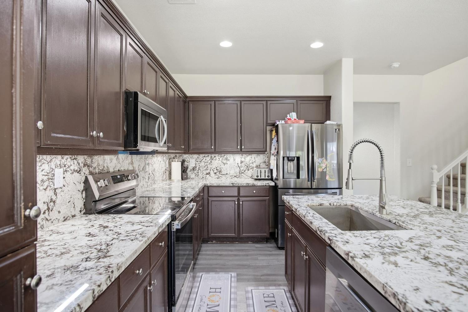 4185 Pathway Ln, Turlock, CA 95382
