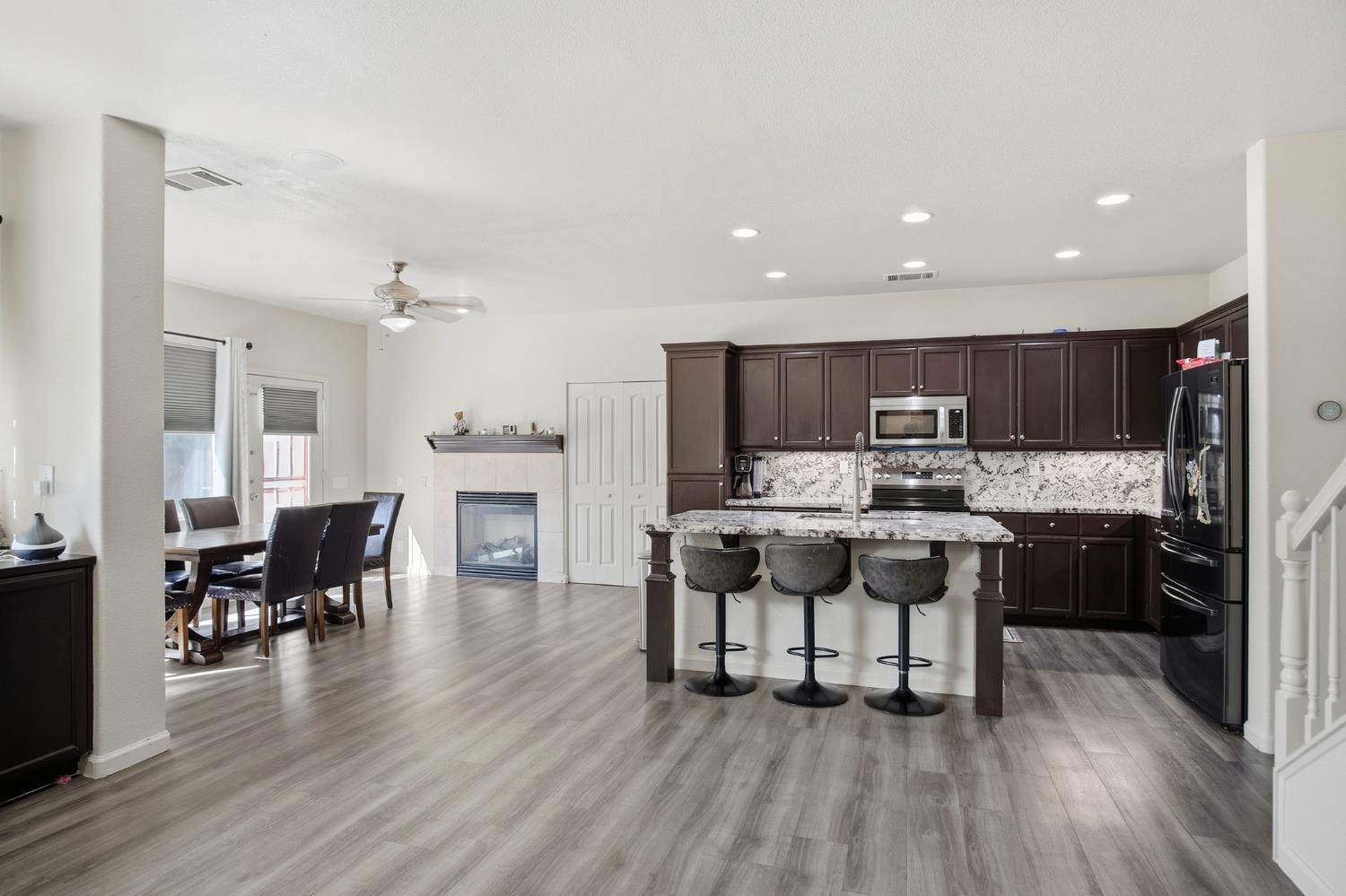 4185 Pathway Ln, Turlock, CA 95382