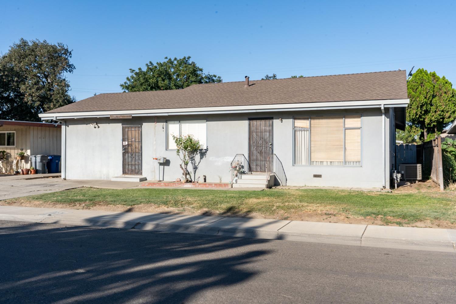 841 Pennsylvania Ave, Los Banos, CA 93635