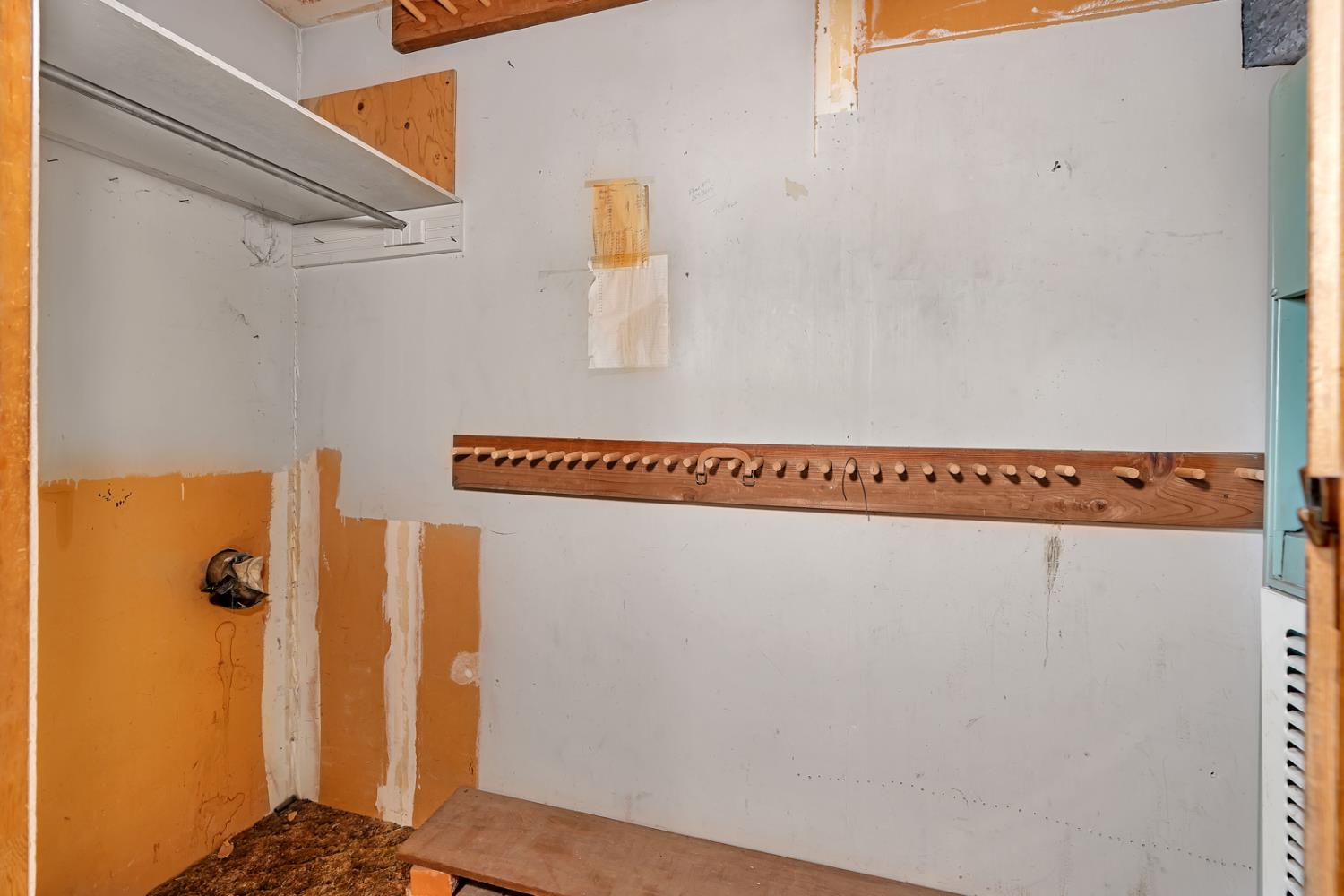 841 Pennsylvania Ave, Los Banos, CA 93635