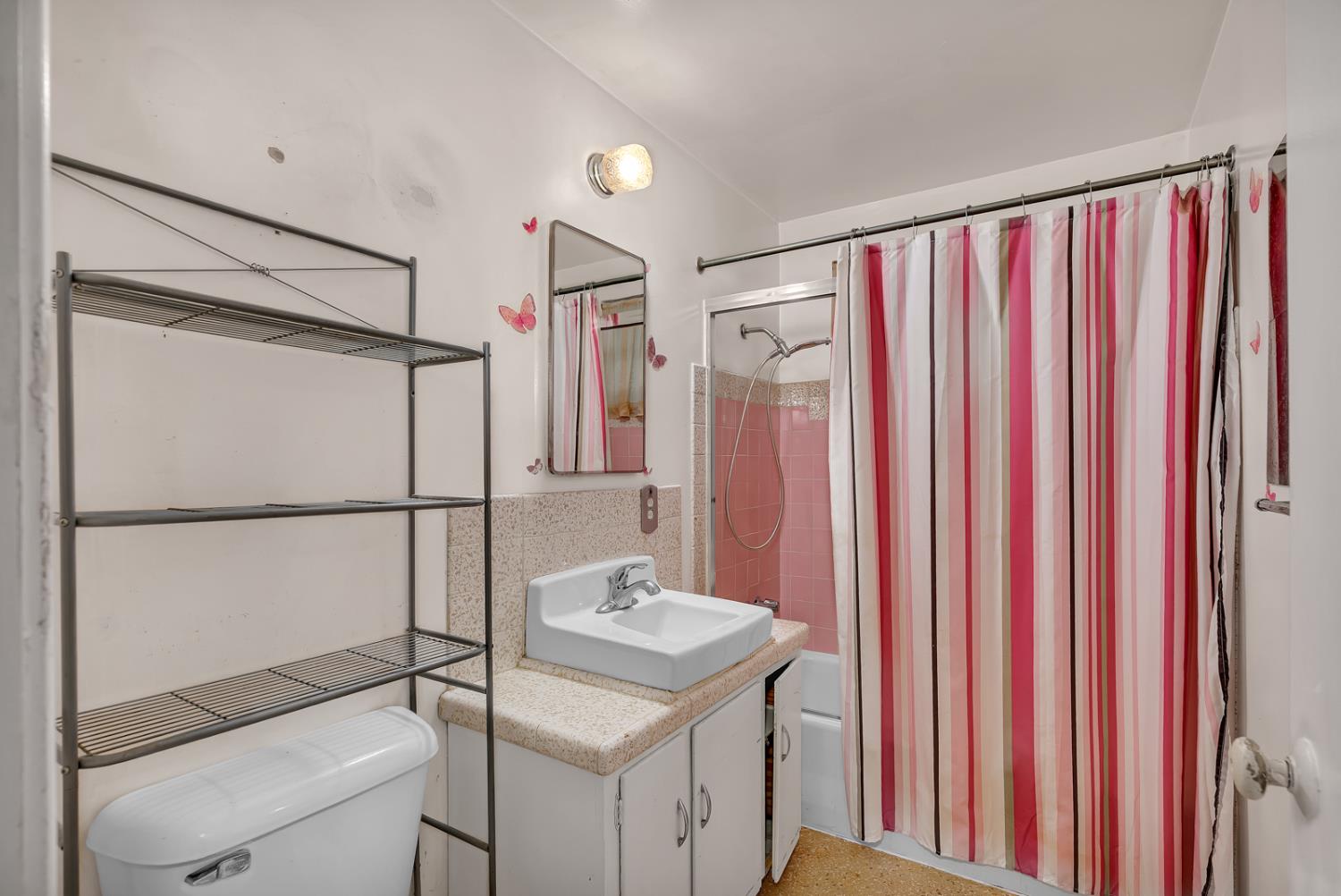 841 Pennsylvania Ave, Los Banos, CA 93635