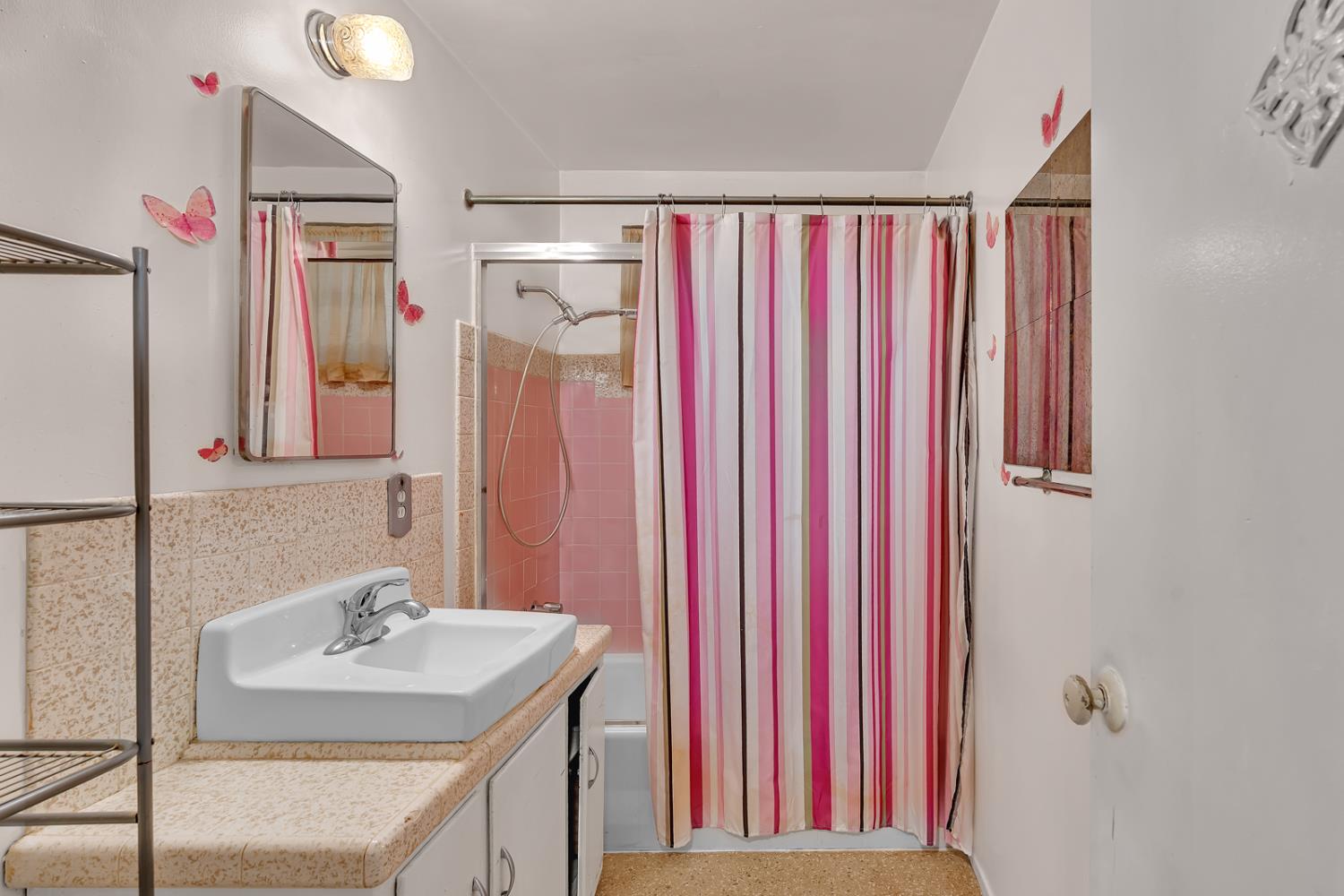 841 Pennsylvania Ave, Los Banos, CA 93635