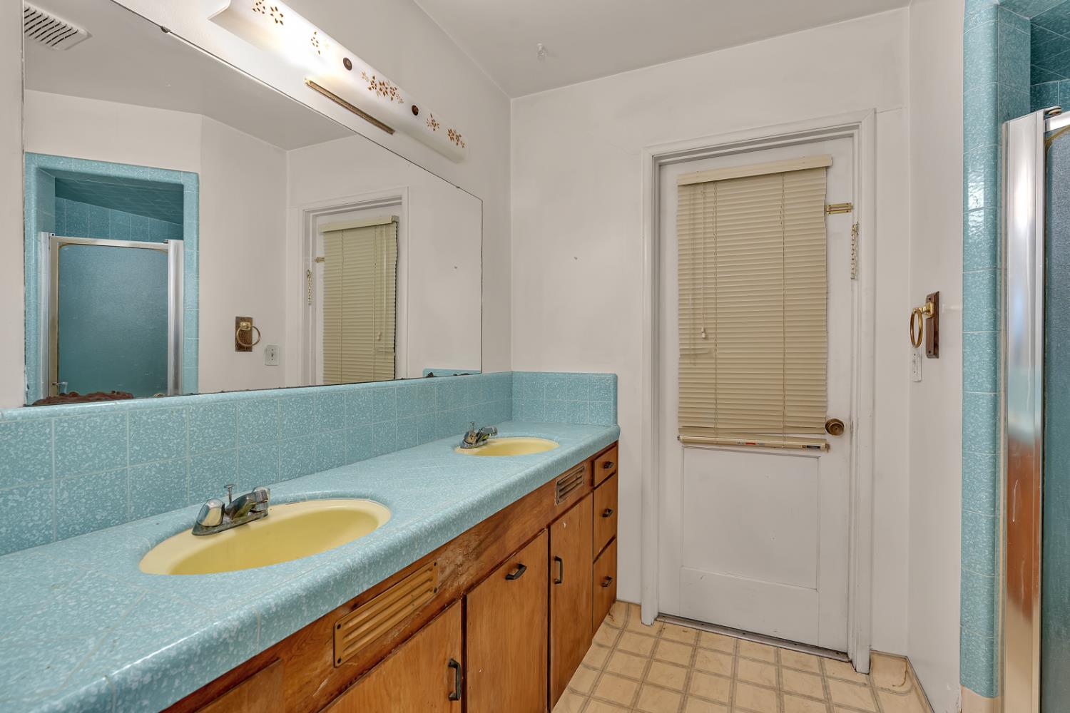 841 Pennsylvania Ave, Los Banos, CA 93635