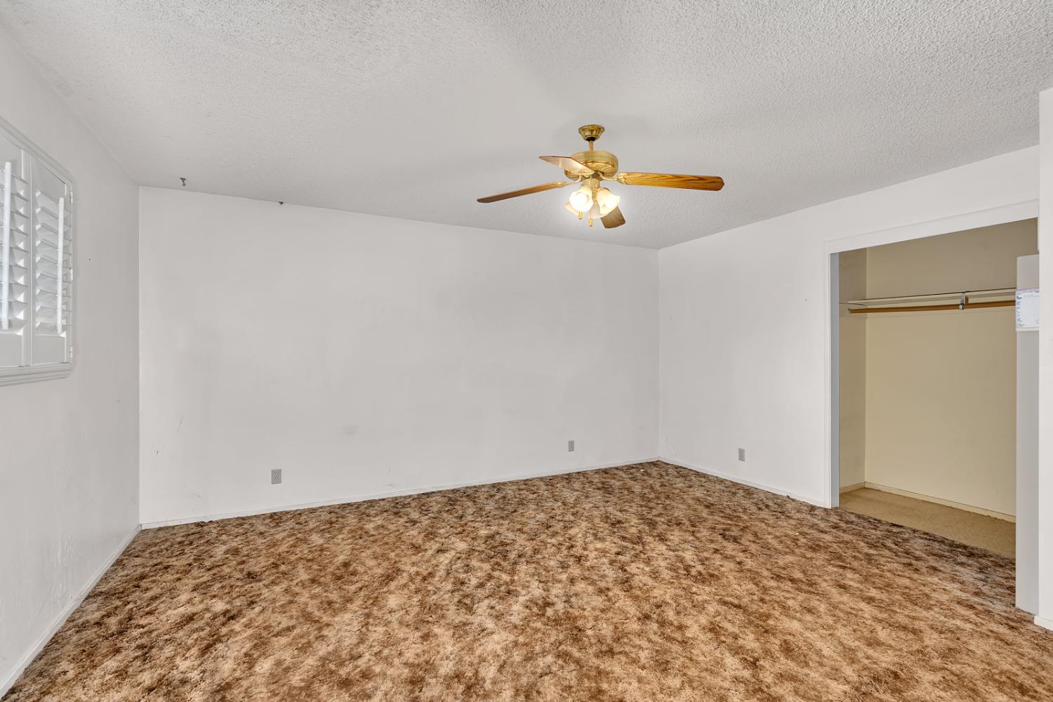 841 Pennsylvania Ave, Los Banos, CA 93635