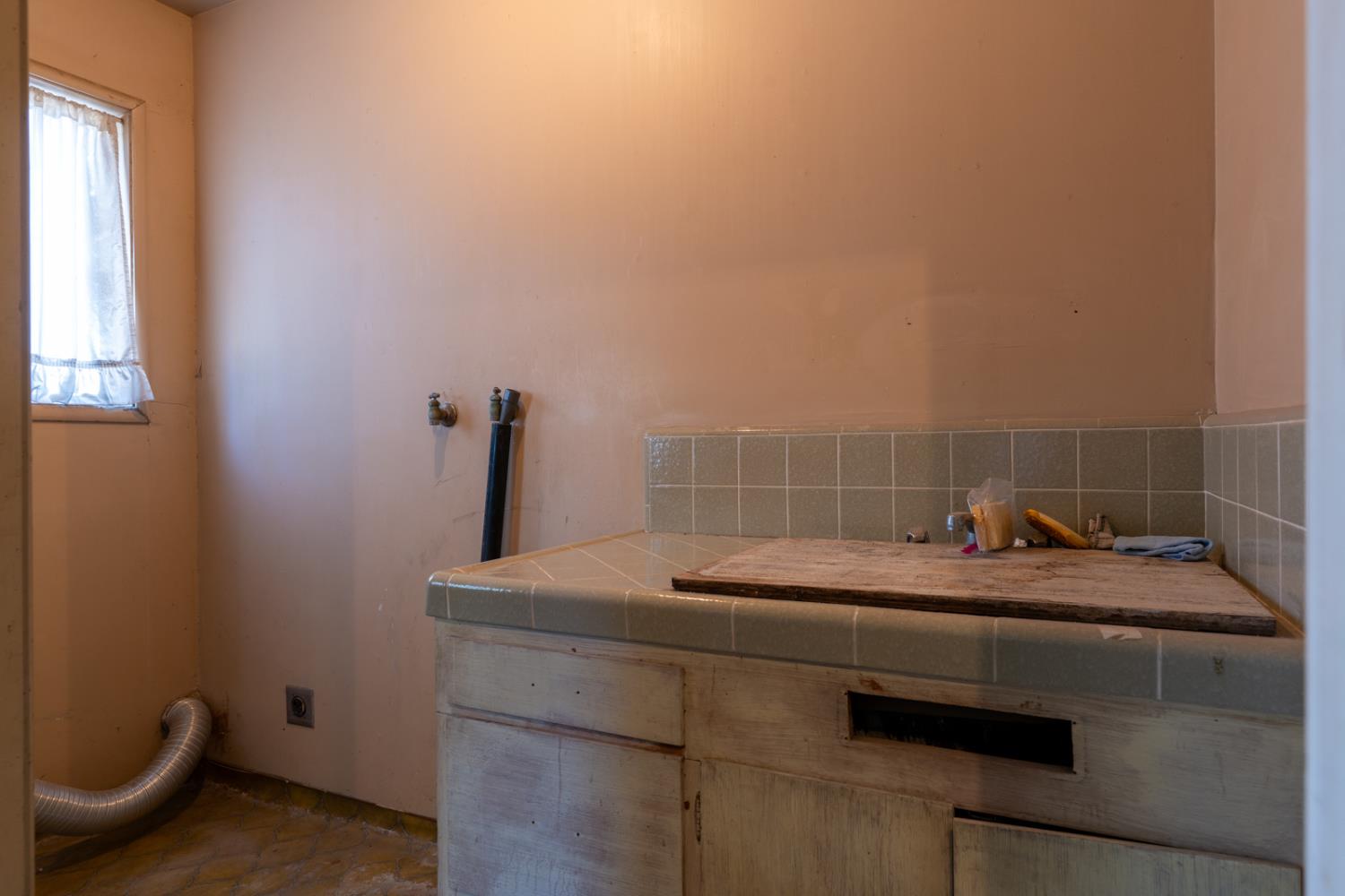 841 Pennsylvania Ave, Los Banos, CA 93635