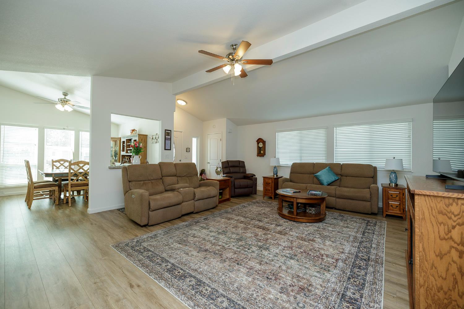 1500 Held Dr #93, Modesto, CA 95355