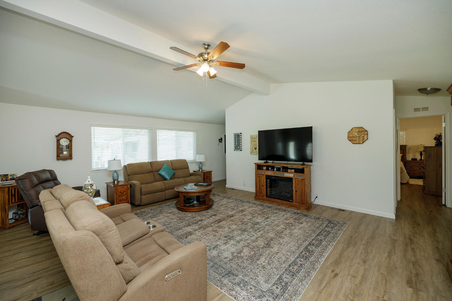 1500 Held Dr #93, Modesto, CA 95355