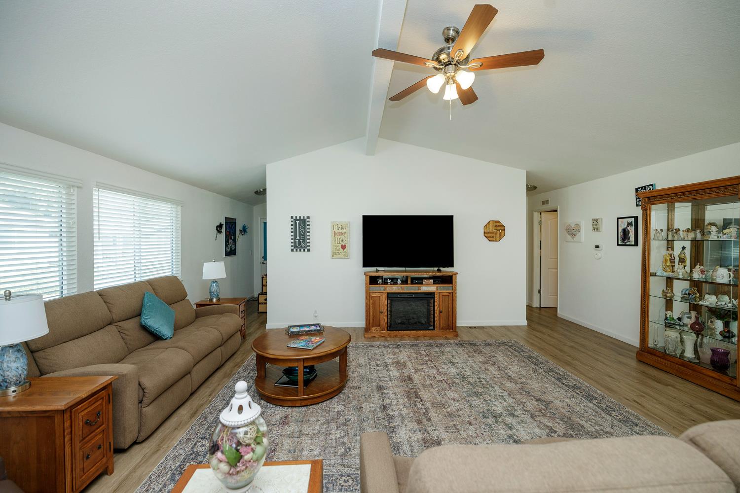 1500 Held Dr #93, Modesto, CA 95355