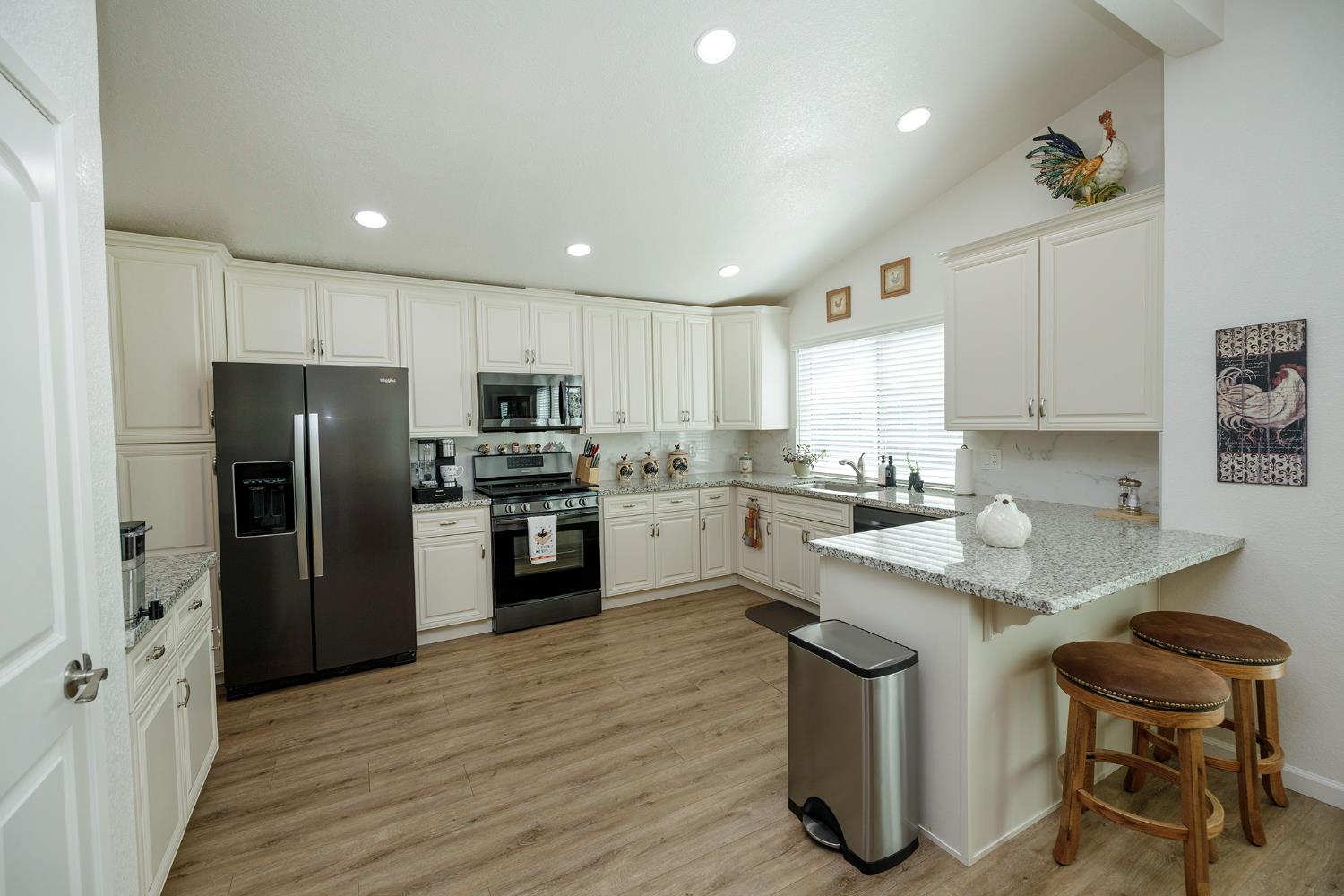 1500 Held Dr #93, Modesto, CA 95355