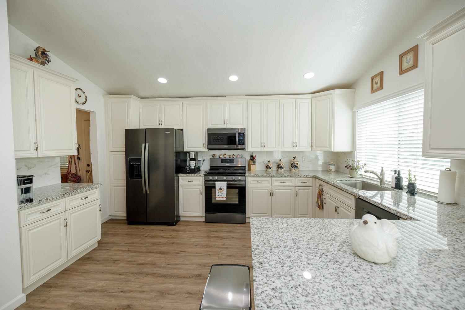 1500 Held Dr #93, Modesto, CA 95355