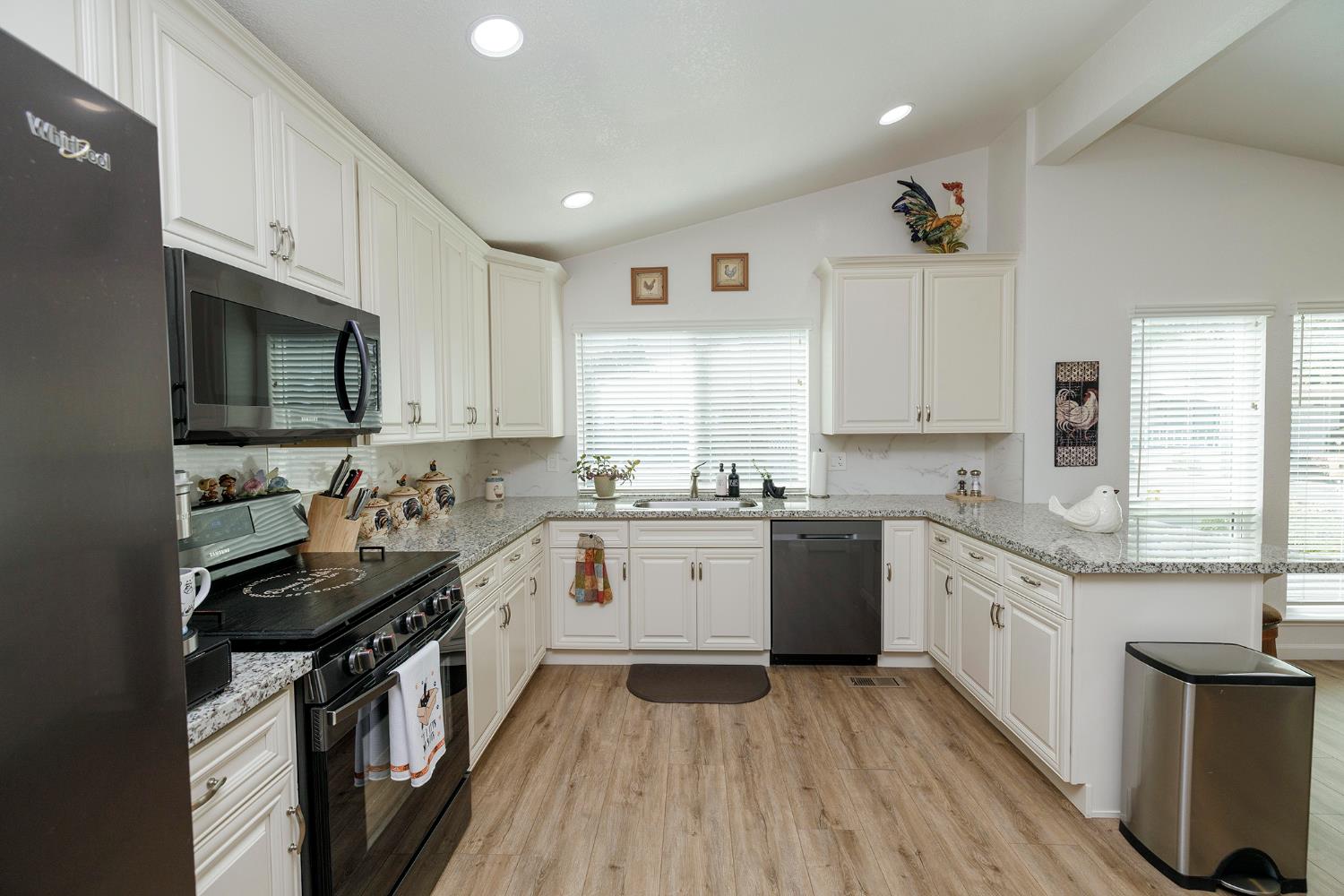 1500 Held Dr #93, Modesto, CA 95355