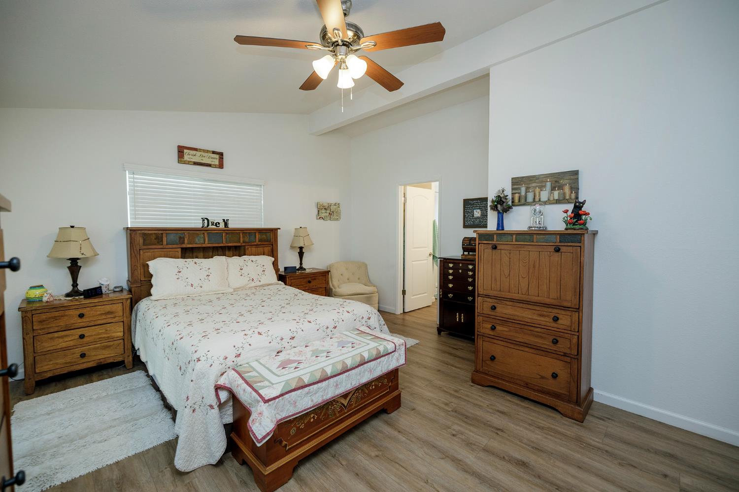 1500 Held Dr #93, Modesto, CA 95355