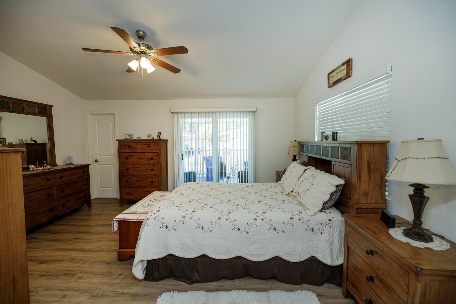 1500 Held Dr #93, Modesto, CA 95355