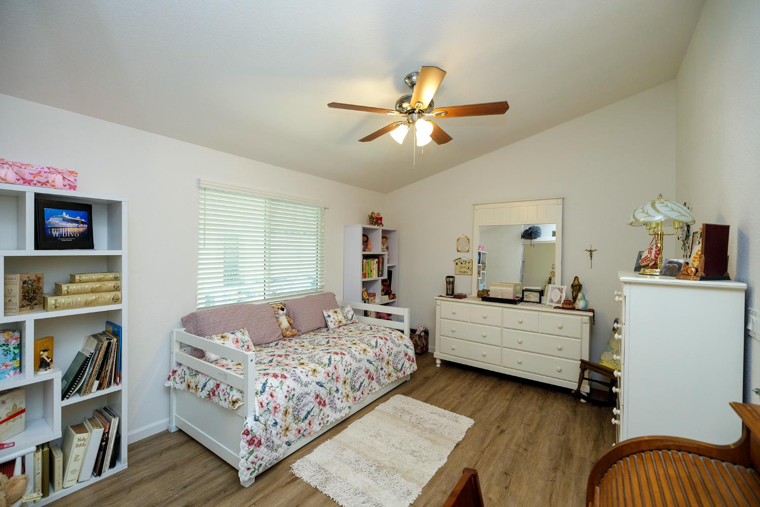 1500 Held Dr #93, Modesto, CA 95355