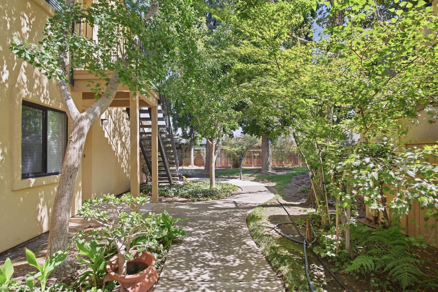 3424 Vintage Dr #153, Modesto, CA 95356