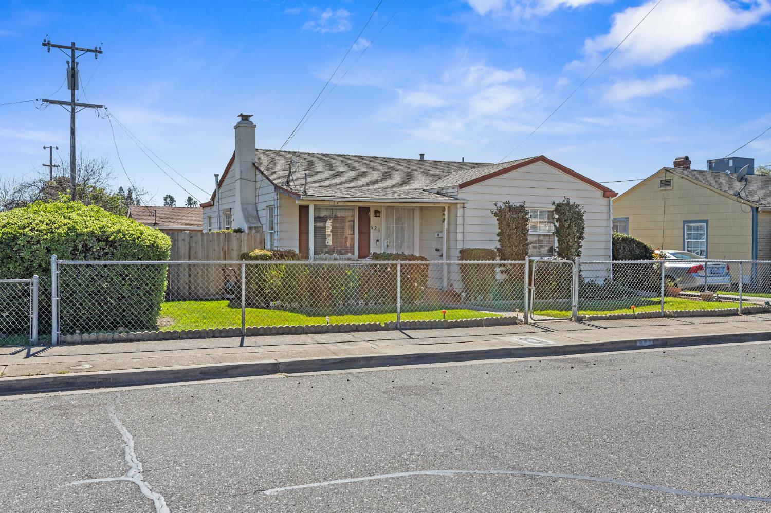 621 Poplar St, Oakdale, CA 95361