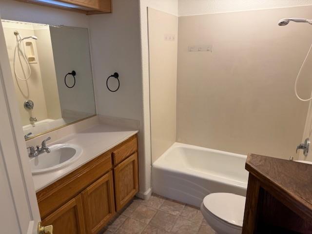 1877 Riverside Way, Los Banos, CA 93635