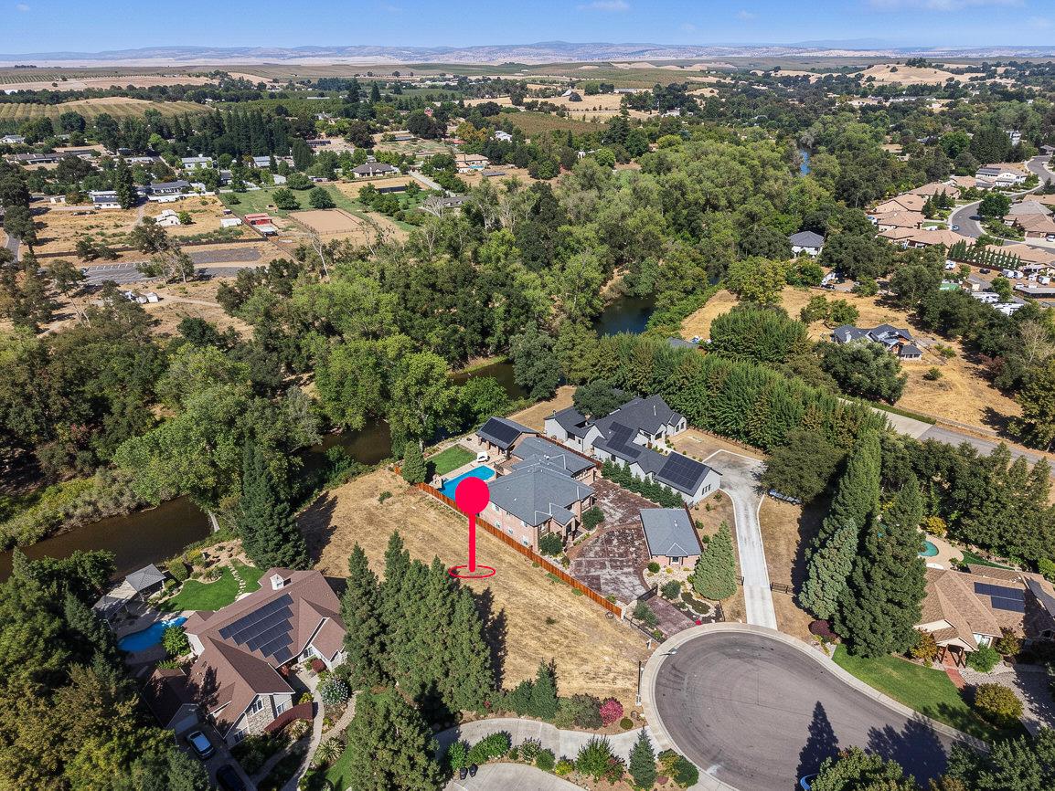 10019 River Ranch Ct, Oakdale, CA 95361