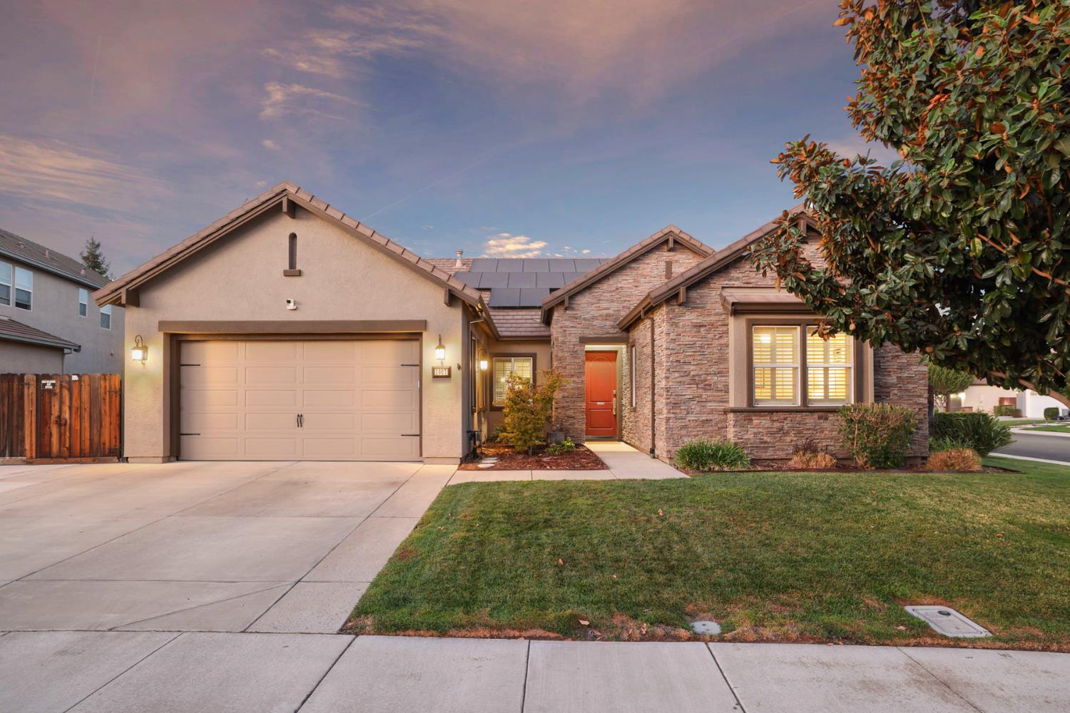 1007 Hickory Hollow St, Manteca, CA 95336