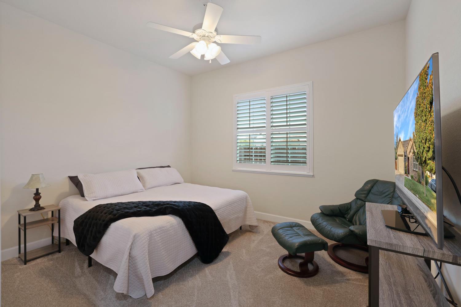 1007 Hickory Hollow St, Manteca, CA 95336