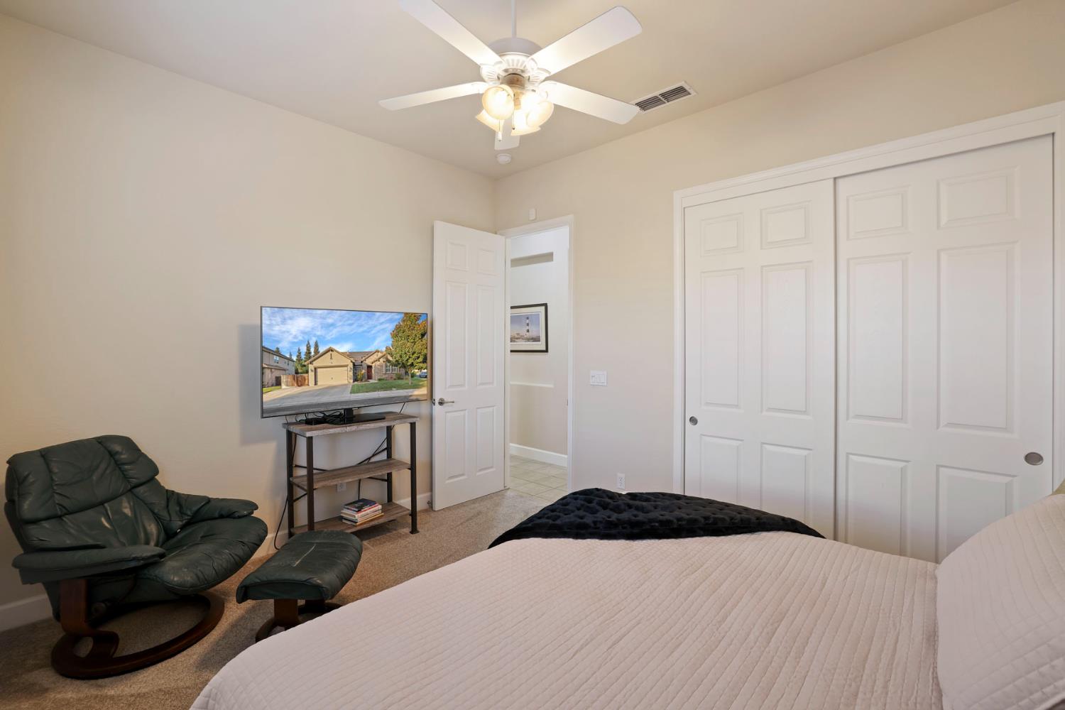 1007 Hickory Hollow St, Manteca, CA 95336