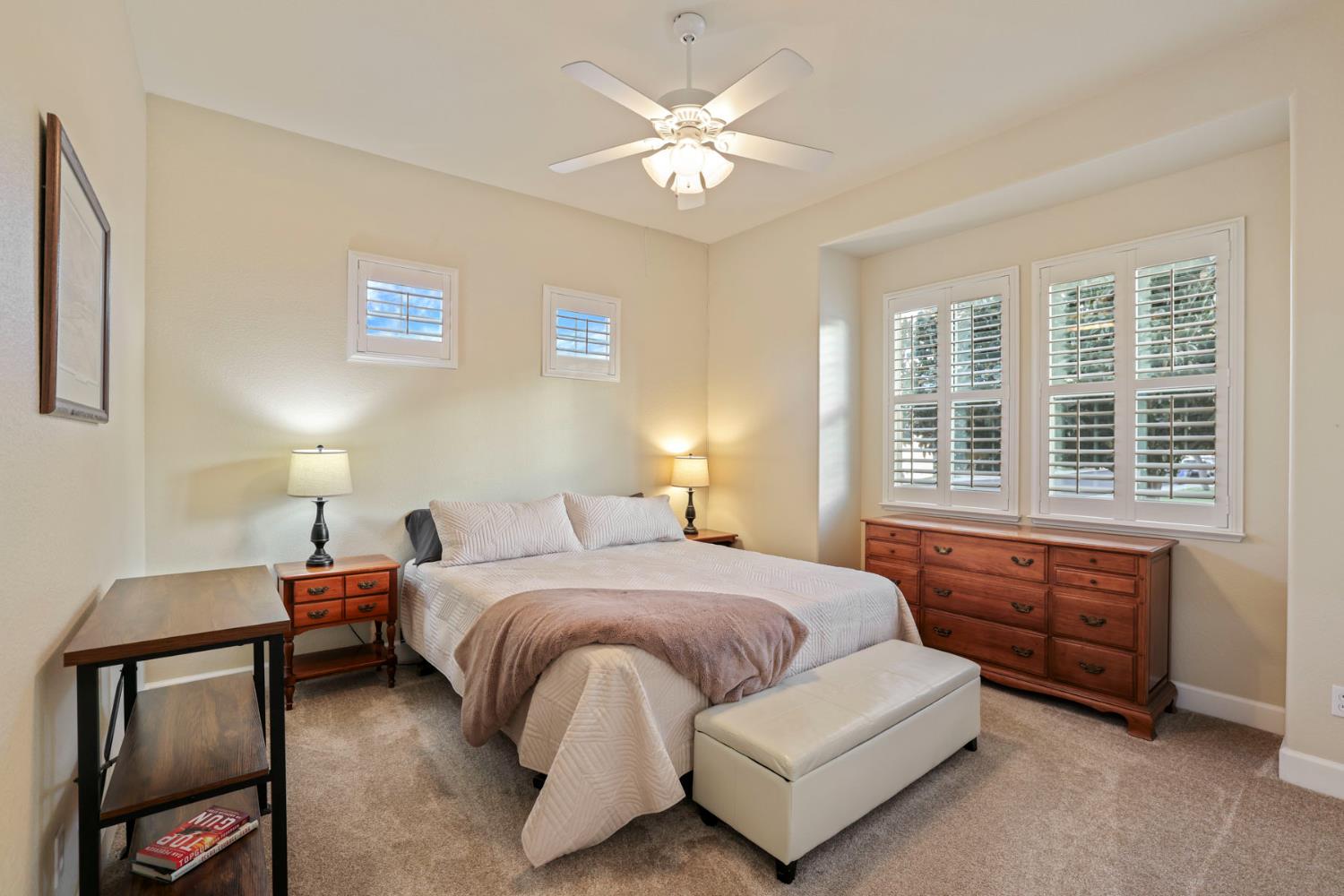 1007 Hickory Hollow St, Manteca, CA 95336