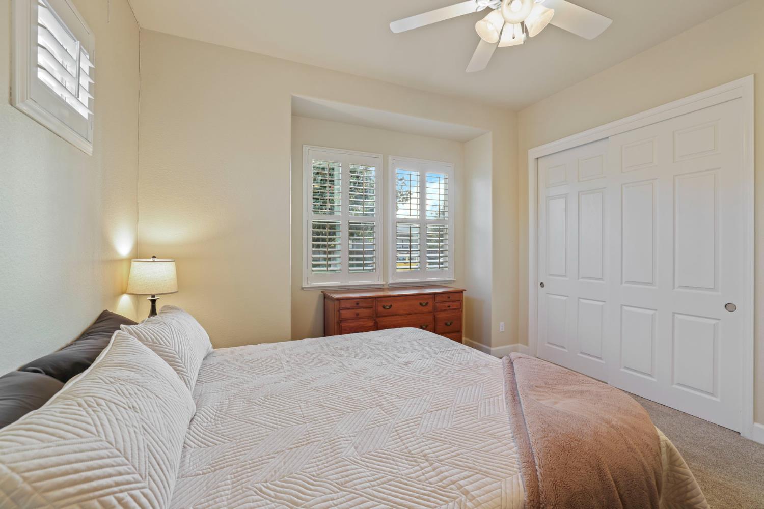1007 Hickory Hollow St, Manteca, CA 95336