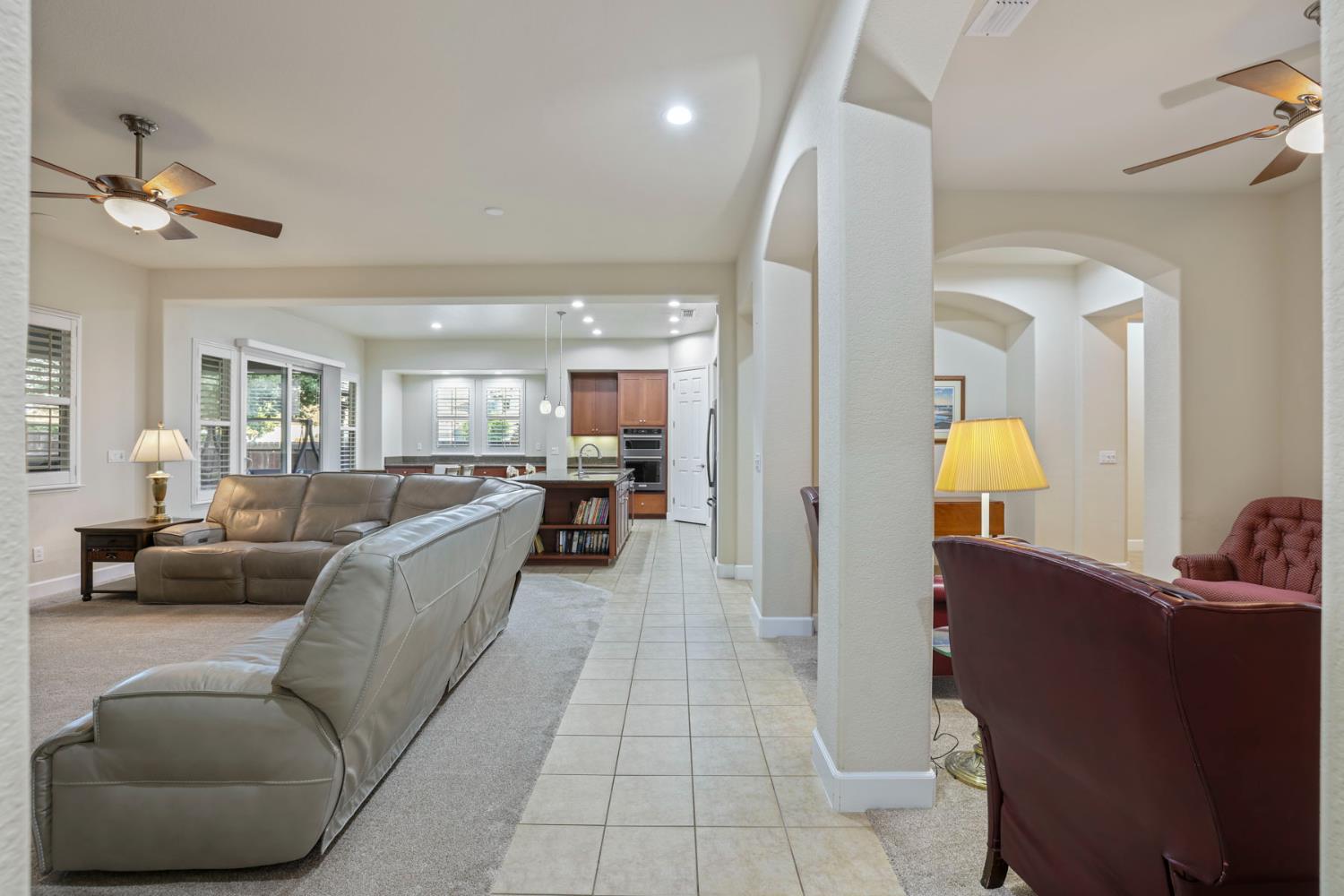1007 Hickory Hollow St, Manteca, CA 95336