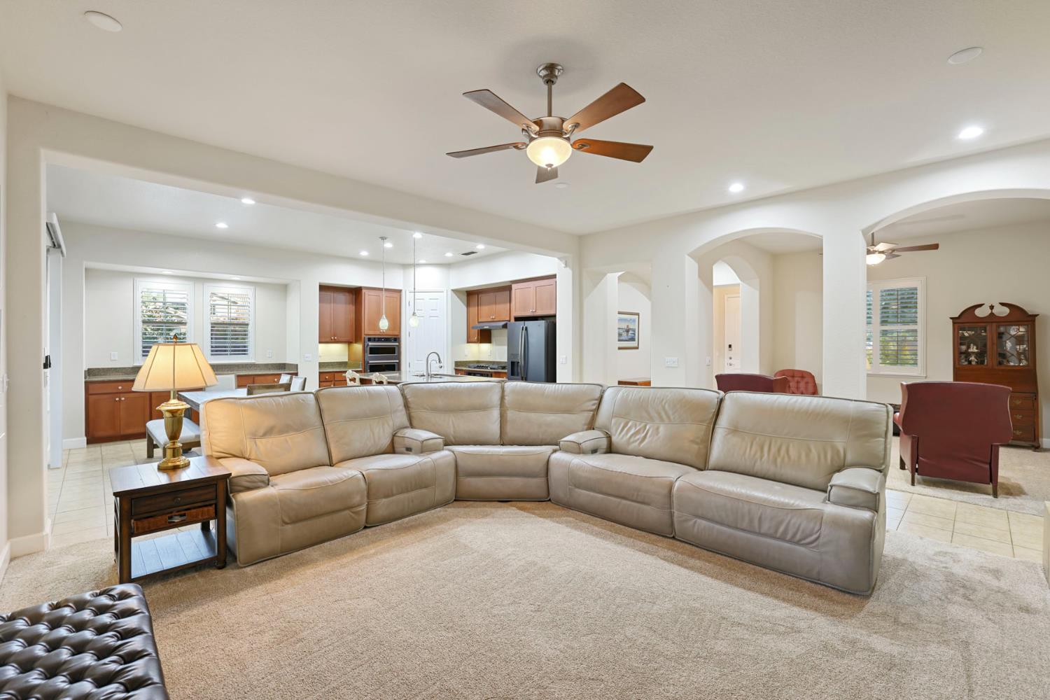1007 Hickory Hollow St, Manteca, CA 95336