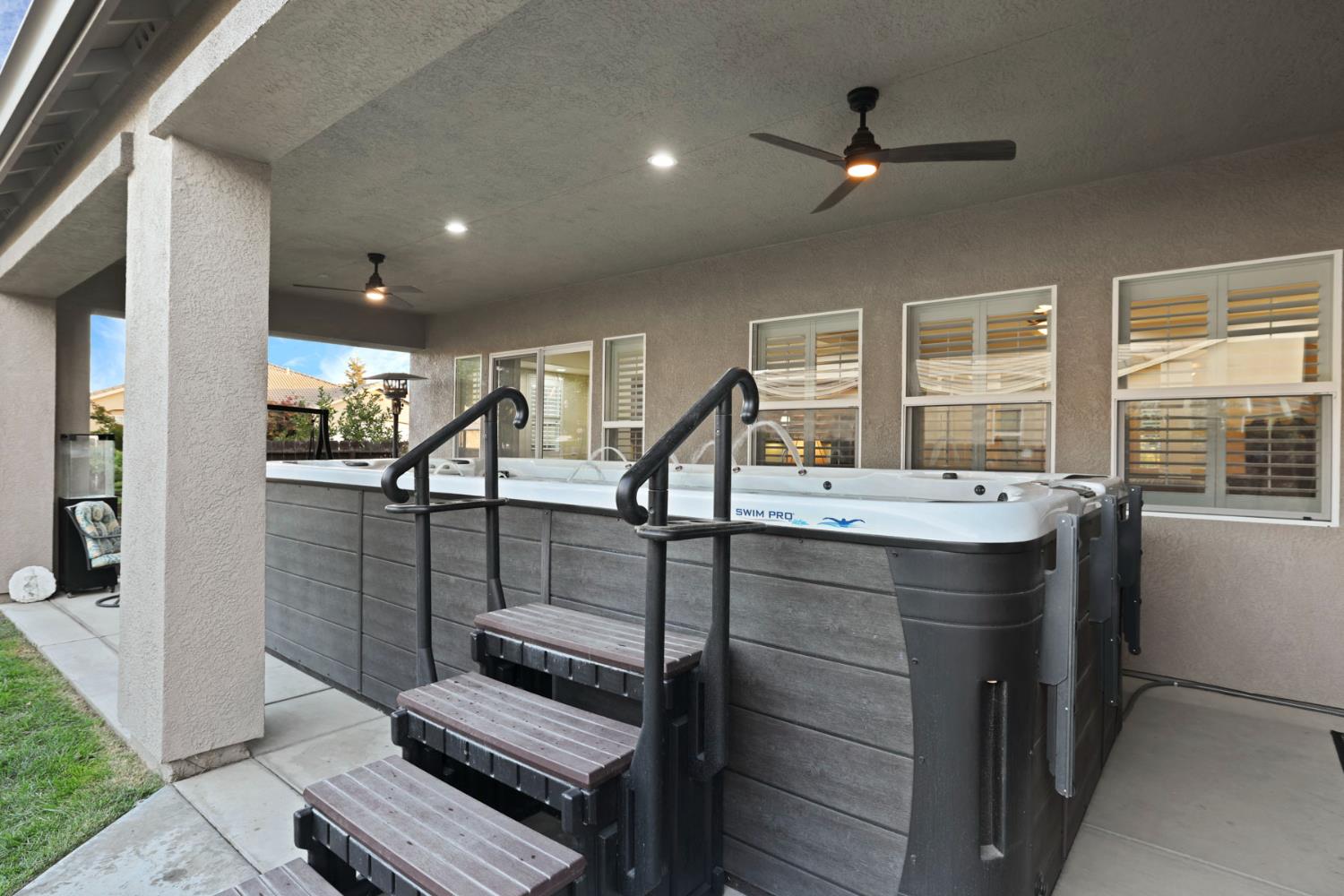 1007 Hickory Hollow St, Manteca, CA 95336