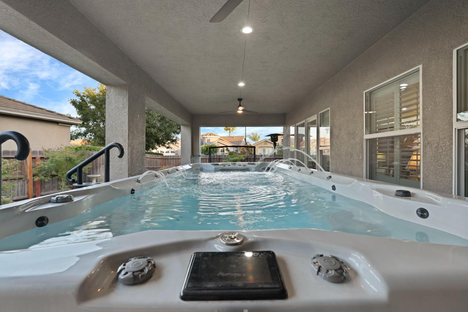 1007 Hickory Hollow St, Manteca, CA 95336