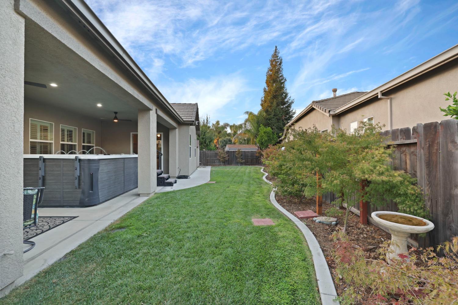 1007 Hickory Hollow St, Manteca, CA 95336