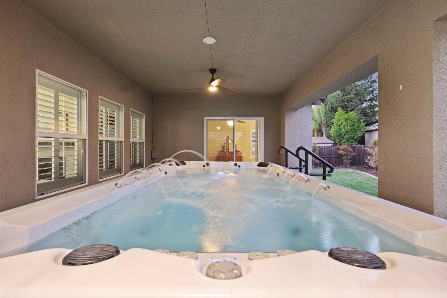 1007 Hickory Hollow St, Manteca, CA 95336
