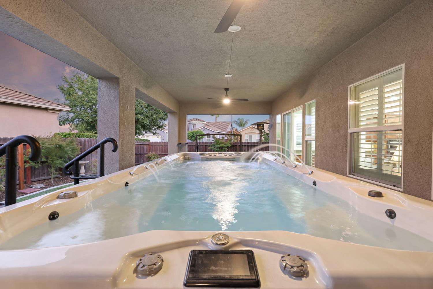 1007 Hickory Hollow St, Manteca, CA 95336