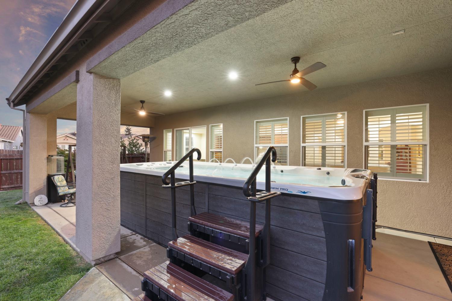 1007 Hickory Hollow St, Manteca, CA 95336