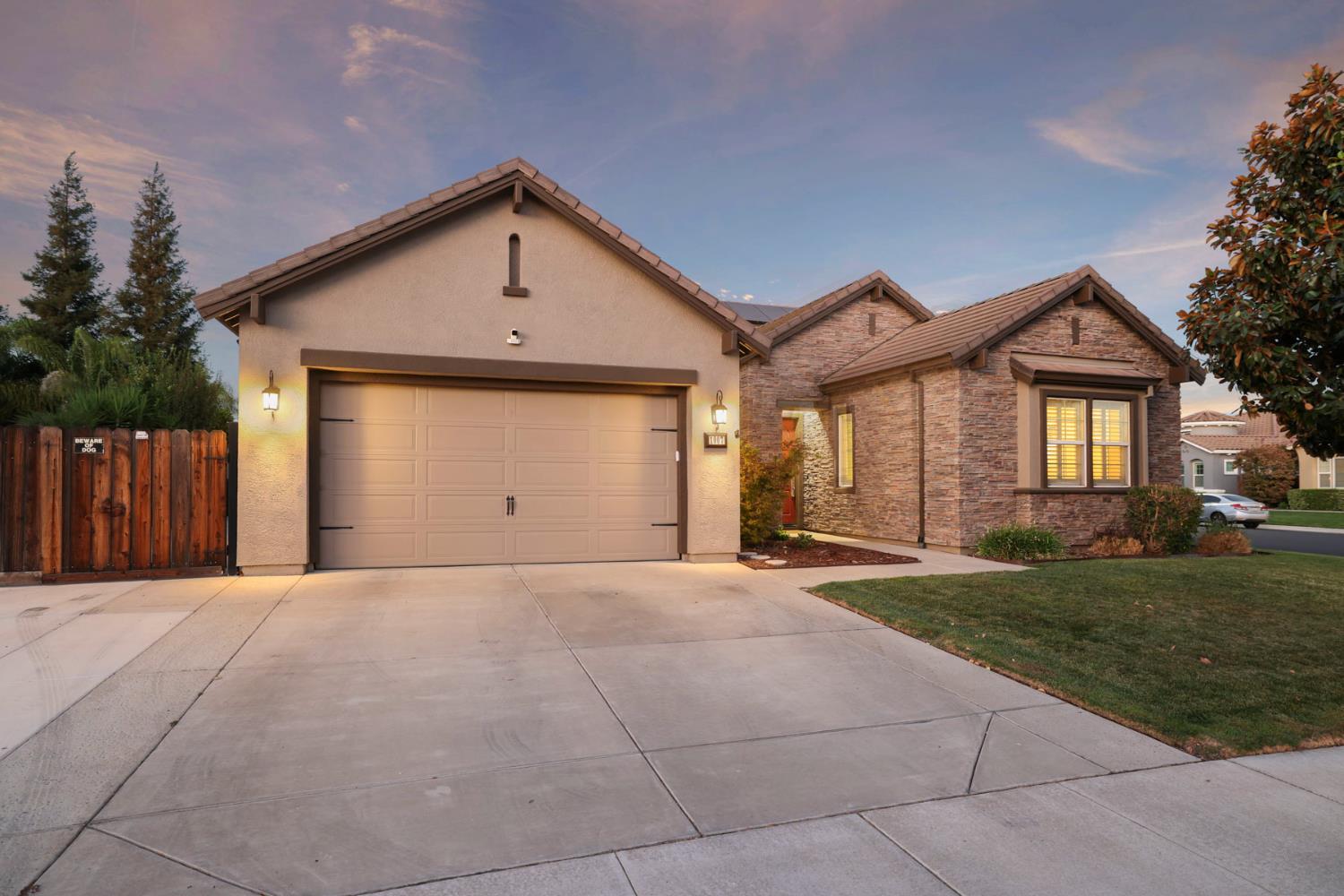 1007 Hickory Hollow St, Manteca, CA 95336