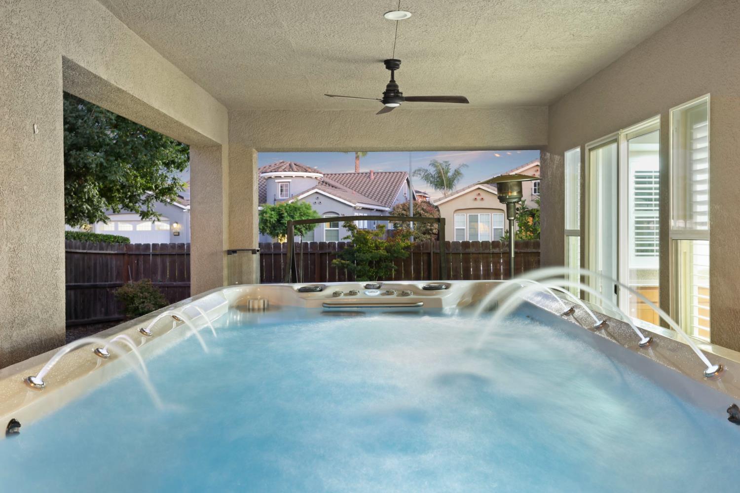 1007 Hickory Hollow St, Manteca, CA 95336