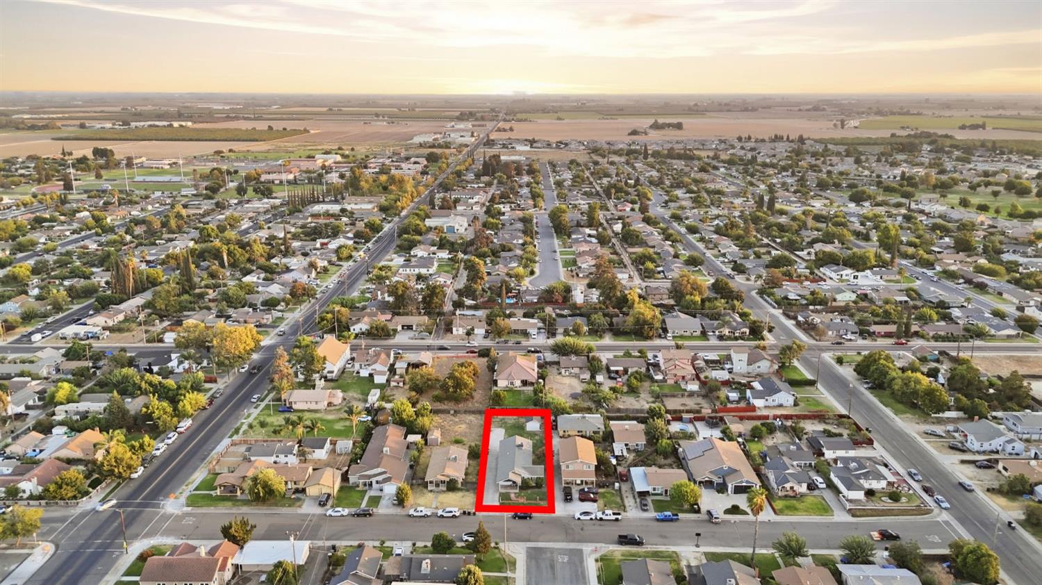 1300 N E St, Livingston, CA 95334