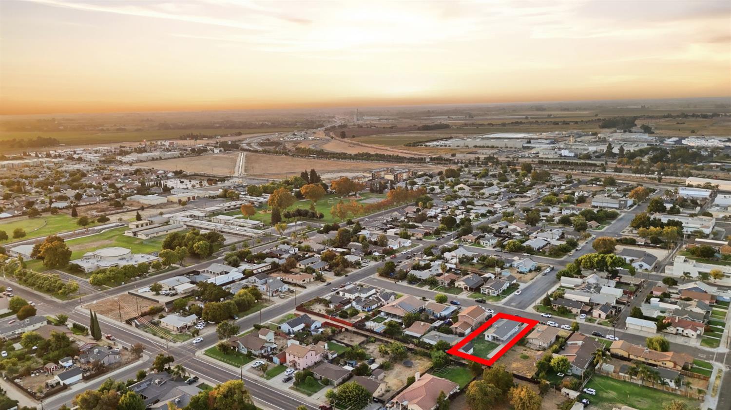 1300 N E St, Livingston, CA 95334