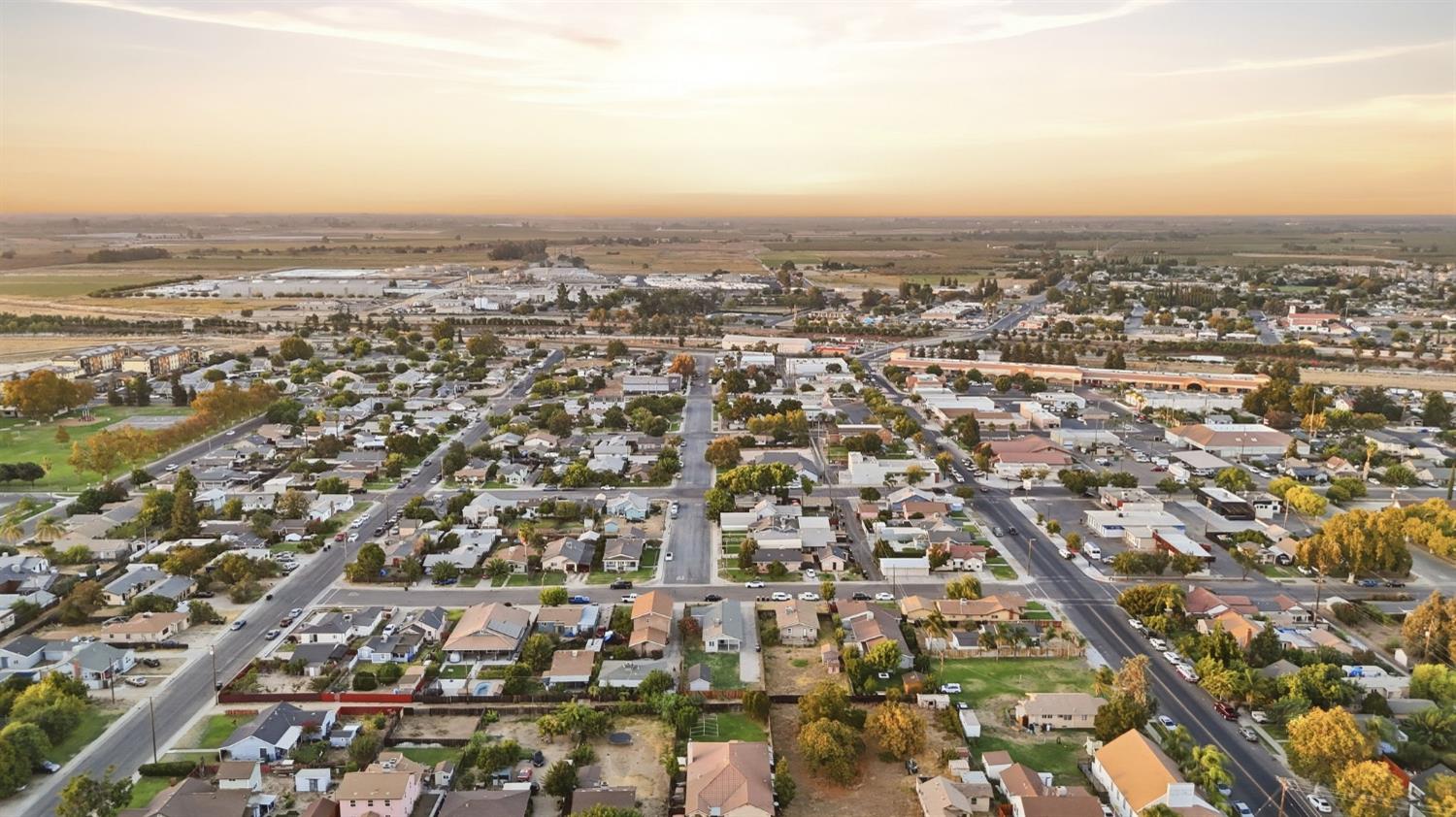 1300 N E St, Livingston, CA 95334