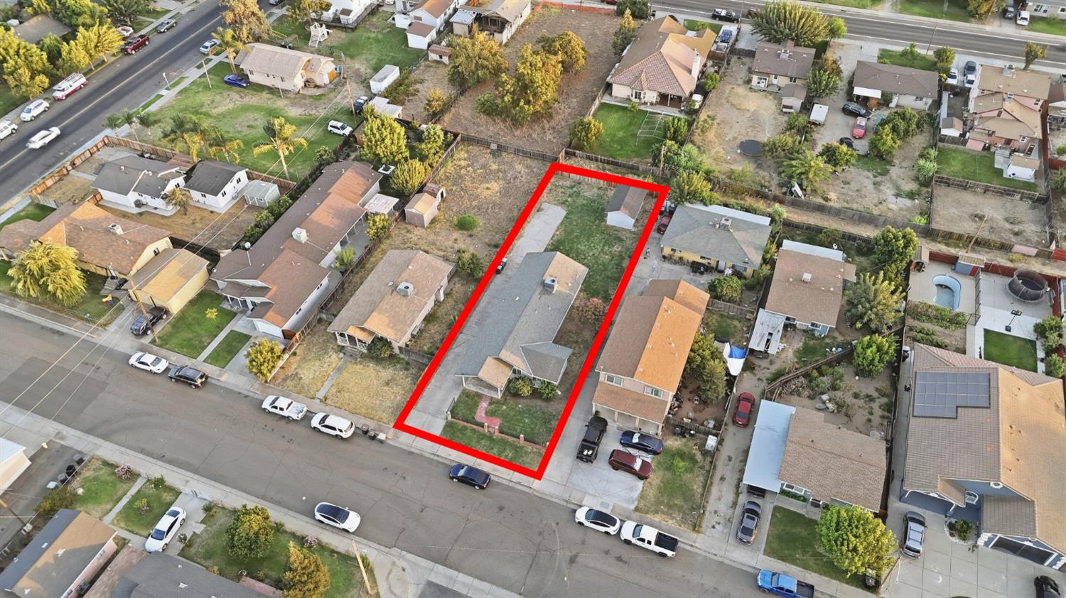 1300 N E St, Livingston, CA 95334