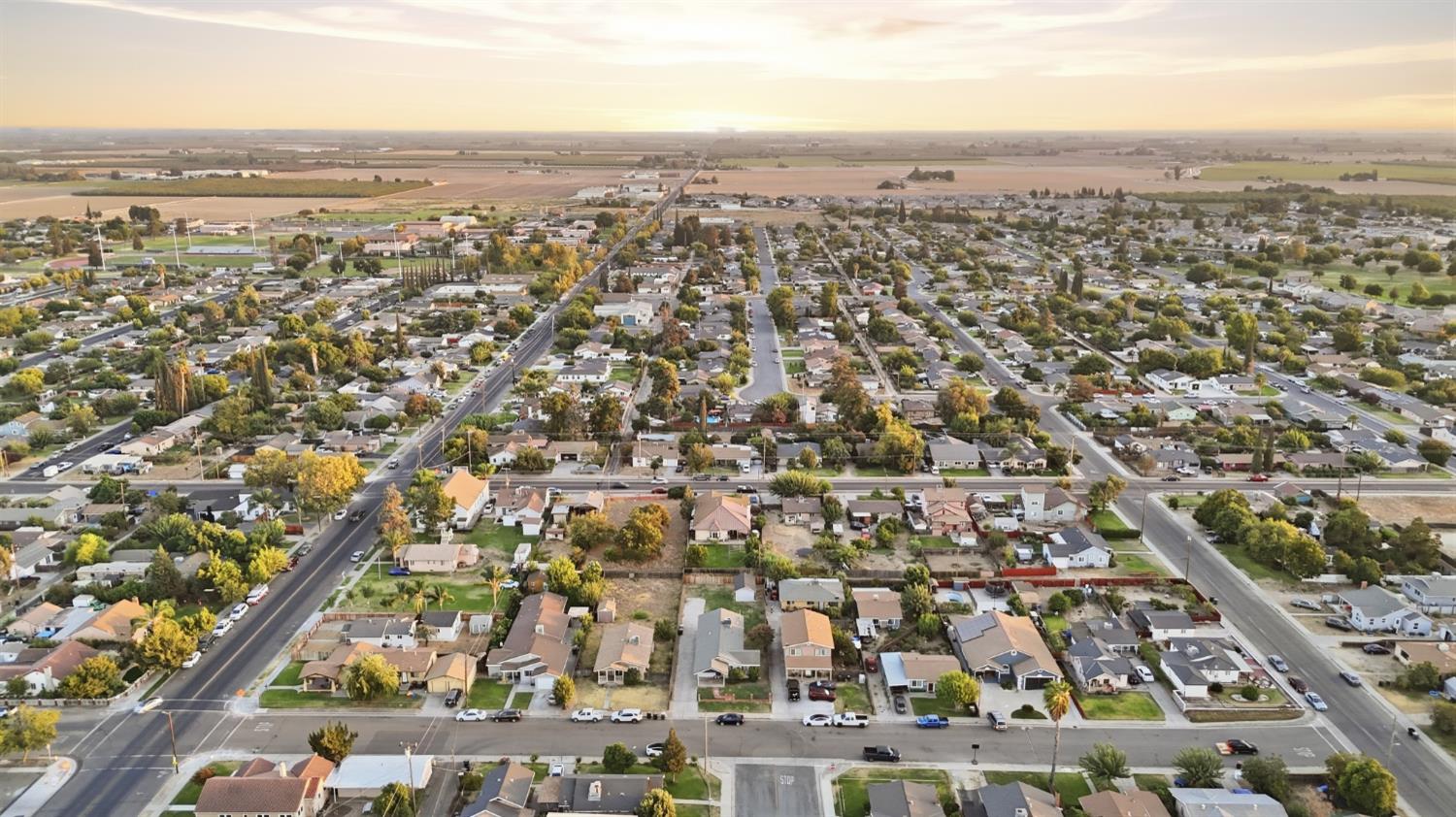 1300 N E St, Livingston, CA 95334