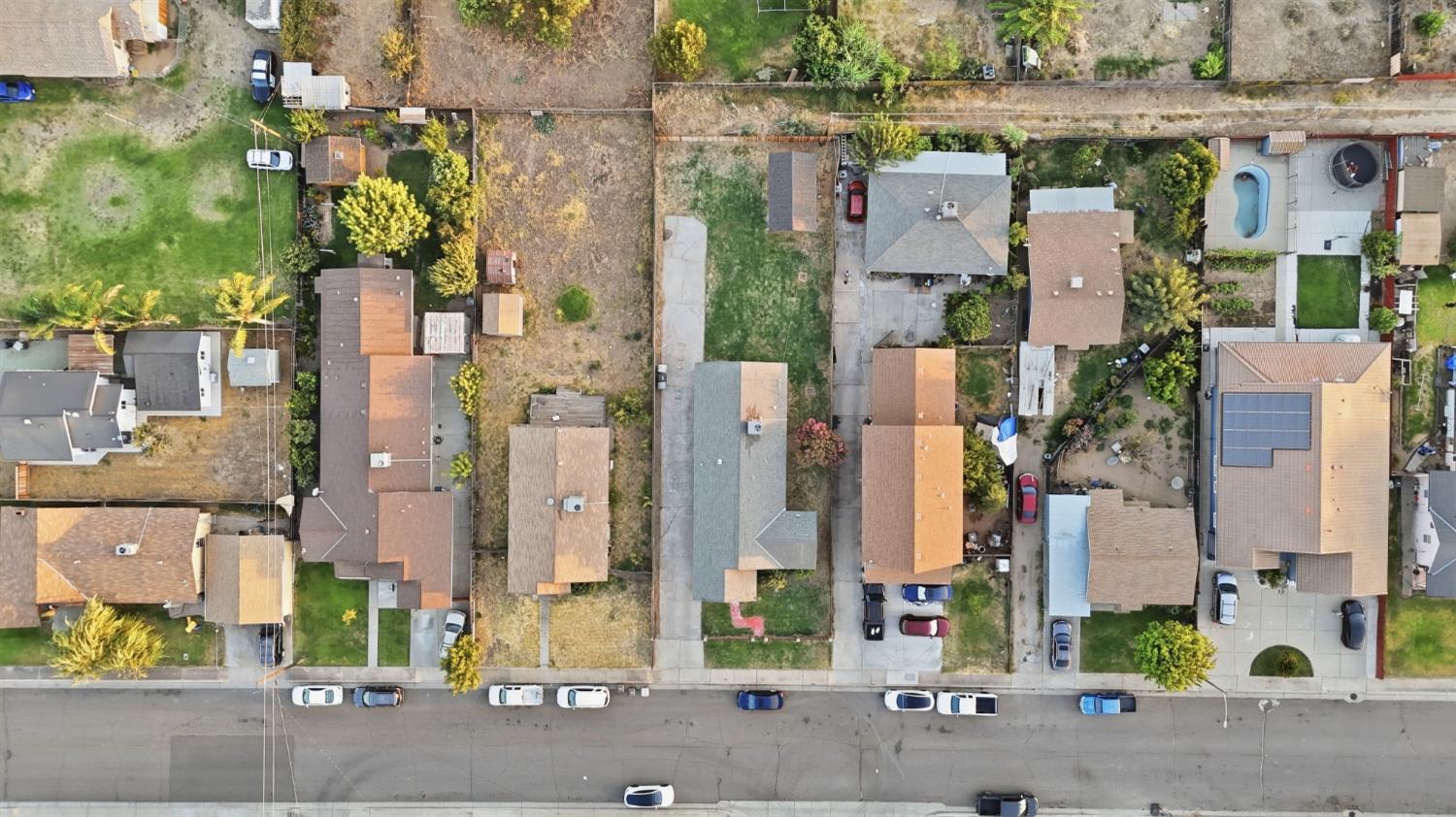 1300 N E St, Livingston, CA 95334