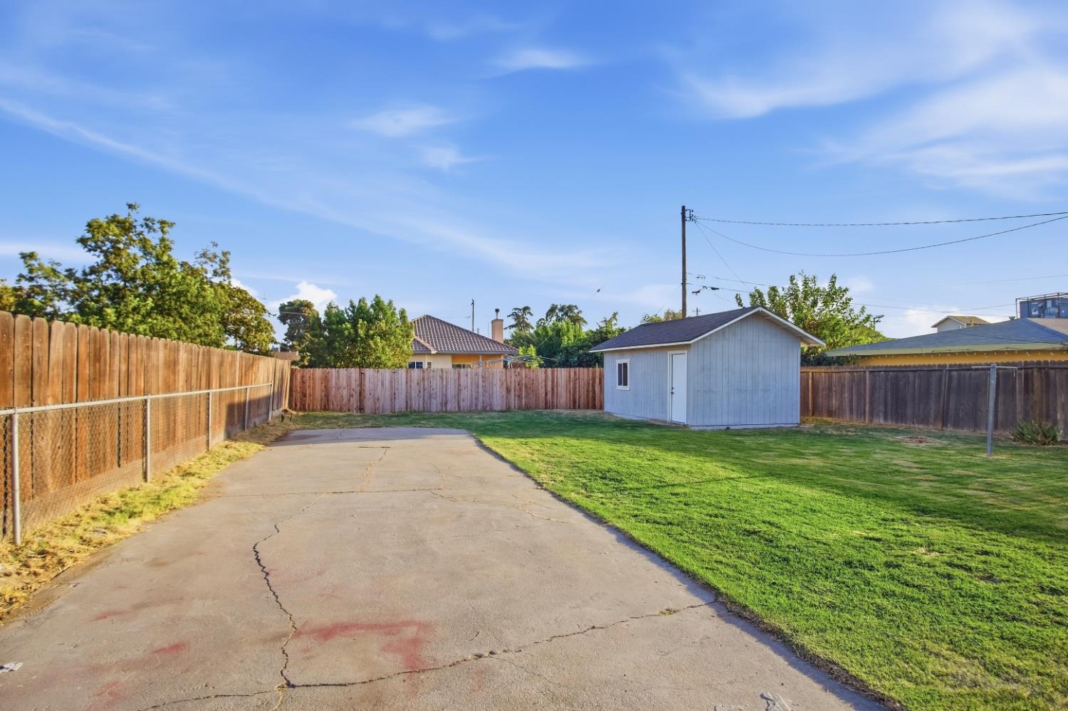 1300 N E St, Livingston, CA 95334