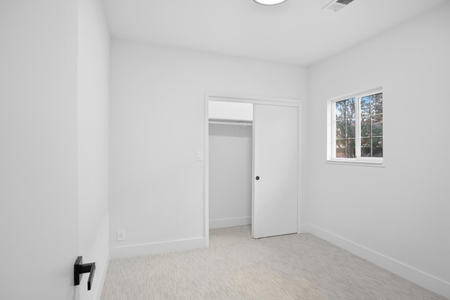 1300 N E St, Livingston, CA 95334